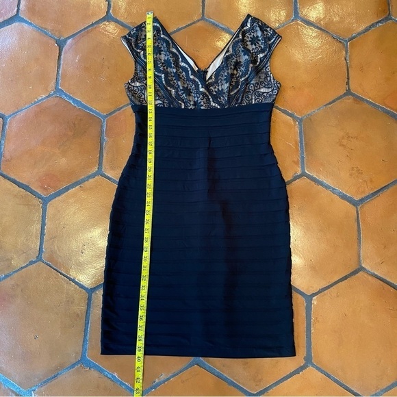 Adrianna Papell size 12 black dress bodycon Compression Slimming Mini Lace - Picture 6 of 9
